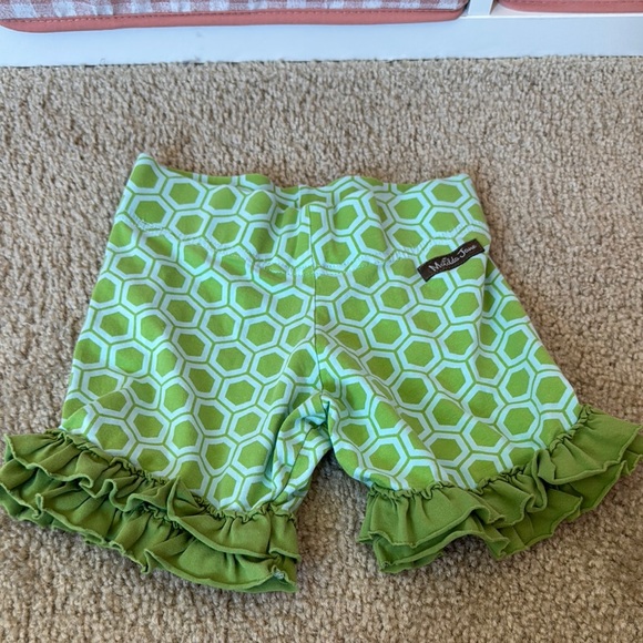 Colorful Ruffle Shorts Set - Picture 3 of 12